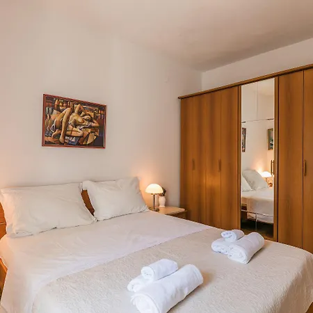 Charmantes 100 Meter Zum Sandstrand Mit Meerblick, Garagenstellplatz, Waschmaschine * Crikvenica