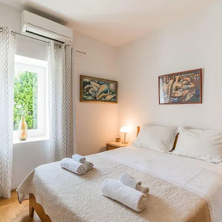 Apartment Charmantes 100 Meter Zum Sandstrand Mit Meerblick, Garagenstellplatz, Waschmaschine