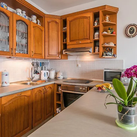 Charmantes 100 Meter Zum Sandstrand Mit Meerblick, Garagenstellplatz, Waschmaschine Apartment